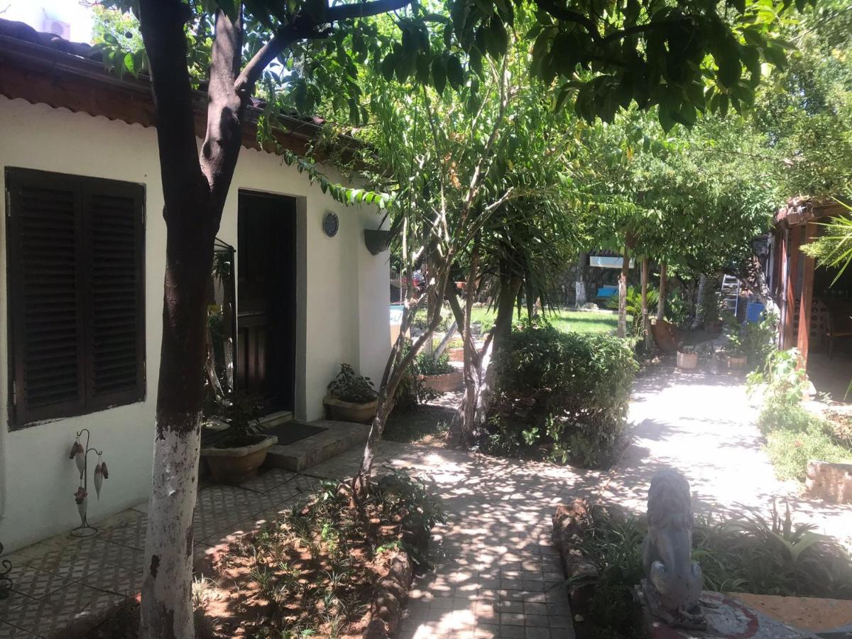 Hadrianus Pansion Hotel Antalya Bagian luar foto