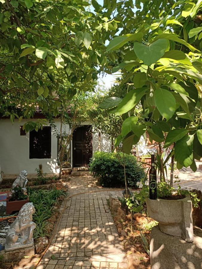 Hadrianus Pansion Hotel Antalya Bagian luar foto