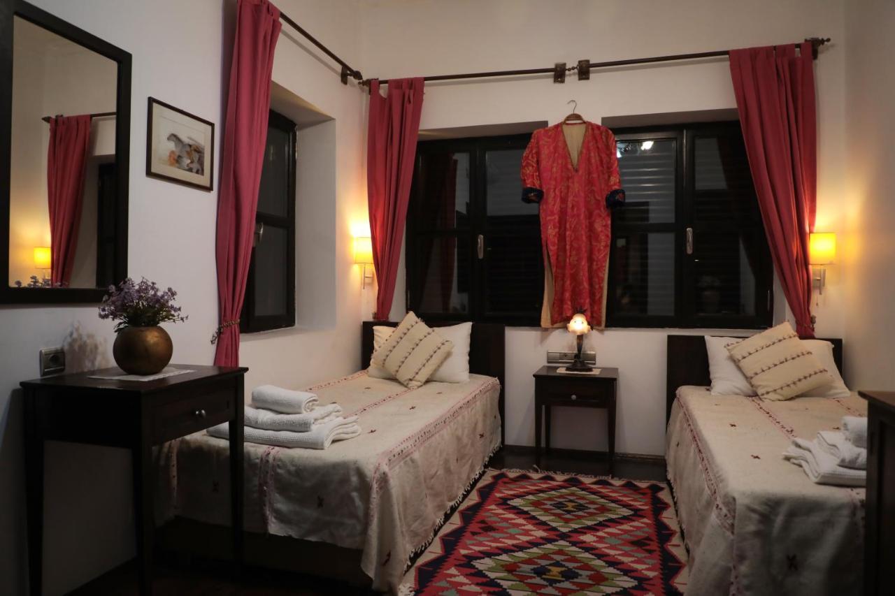 Hadrianus Pansion Hotel Antalya Bagian luar foto