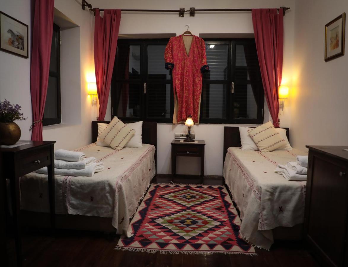 Hadrianus Pansion Hotel Antalya Bagian luar foto