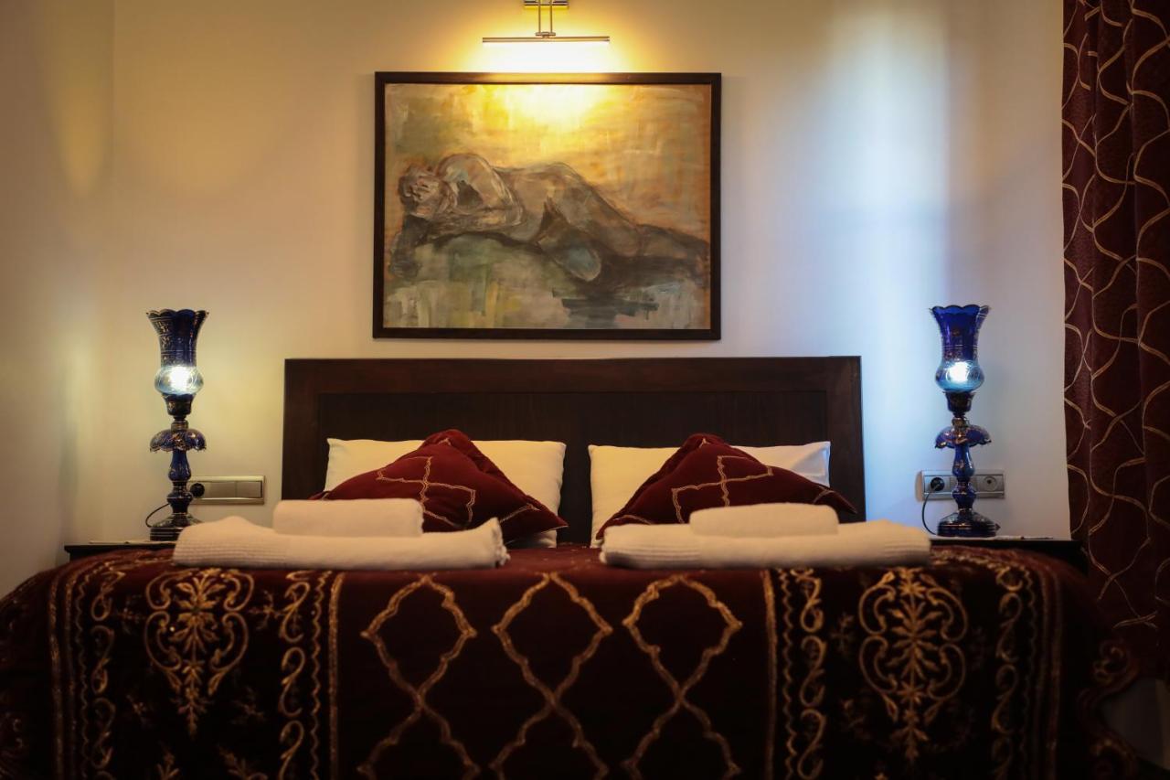 Hadrianus Pansion Hotel Antalya Bagian luar foto