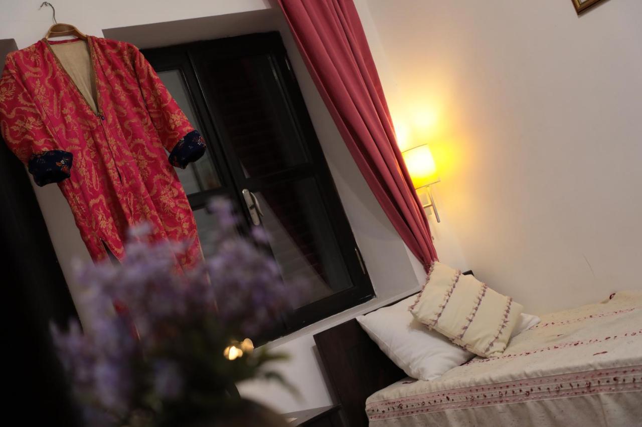 Hadrianus Pansion Hotel Antalya Bagian luar foto