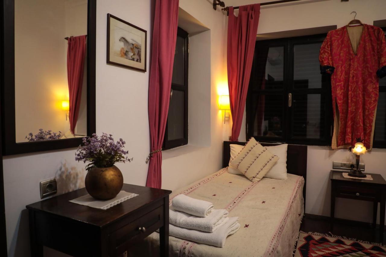 Hadrianus Pansion Hotel Antalya Bagian luar foto