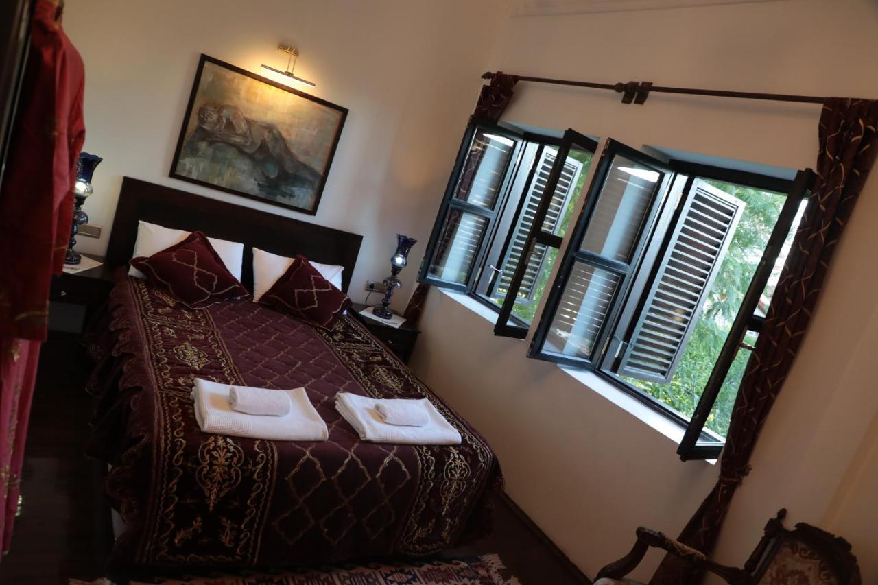 Hadrianus Pansion Hotel Antalya Bagian luar foto