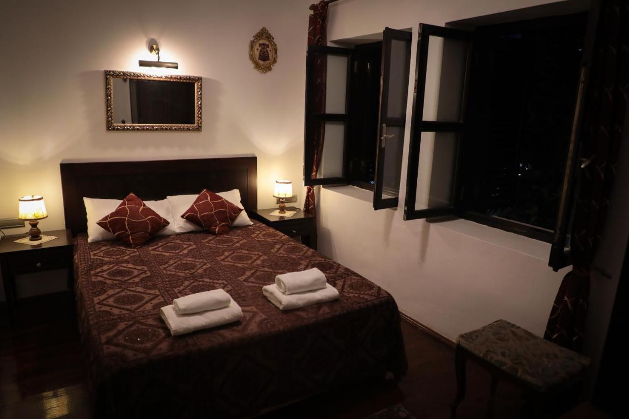 Hadrianus Pansion Hotel Antalya Bagian luar foto